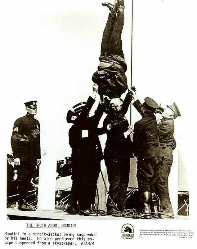 Houdini-NY_Police_Field_Days_1920-ed.jpg