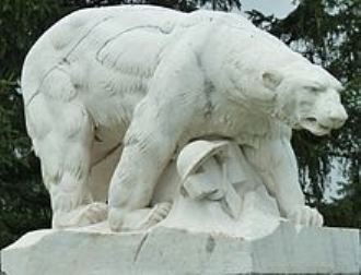 Polar_Bear_Monument_001.jpg