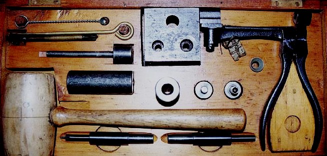 Reloading_kit_-_30-40kit.jpg