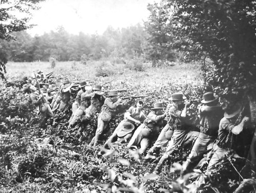 US_Marines_in_battle_in_the_Philippines_1899-1904.jpg